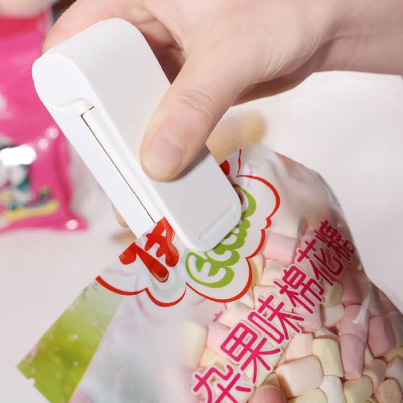 Portable Mini Handheld Sealing Machine for Plastic Bags (Battery Not Included) - Image 4